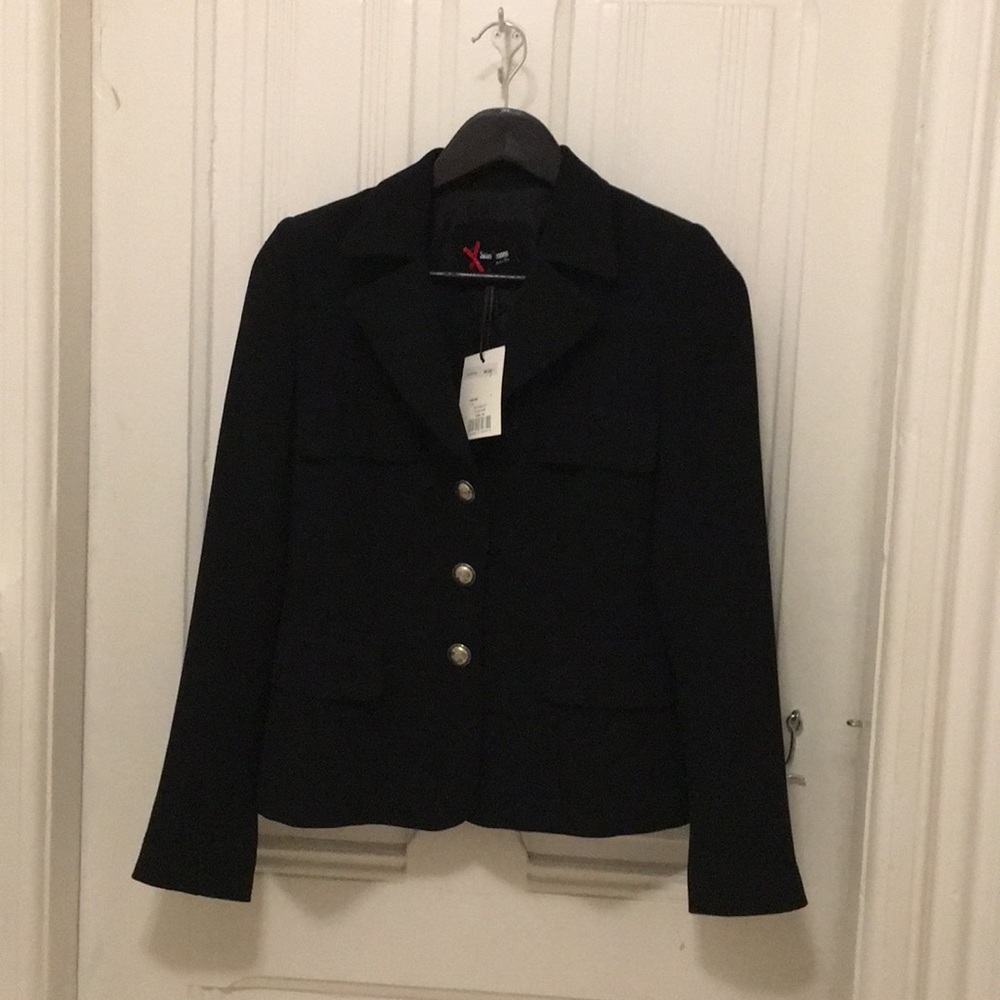 Sinequanone black pant suit.